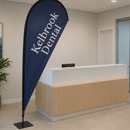 Customized teardrop flags for exhibitions and trade shows